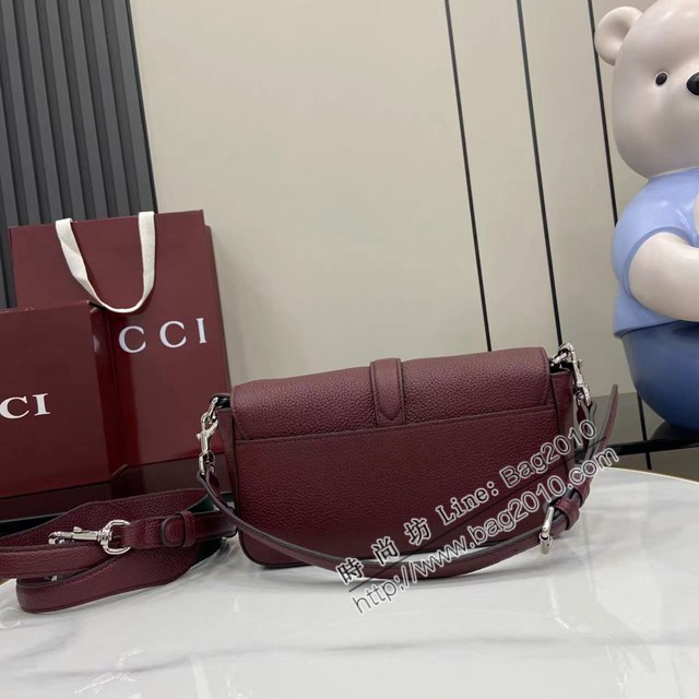 Gucci專櫃古馳2025春夏系列最新款原廠皮斜挎包肩背包 jh2713型號：821623